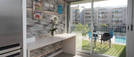 المنشأة من الداخل