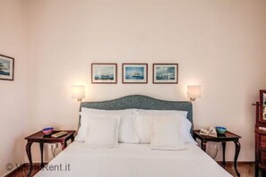 2 Schlafzimmer, Schreibtisch, Bügeleisen/Bügelbrett, Reisekinderbett