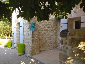 Exterior detail - Renovated XVIII century dovecote (Avignon)