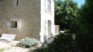 Enceinte de lâhĂ©bergement