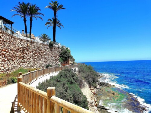 MAGNIFICENT APARTMENT, quite area, Free-Wifi, TvSat, Clim. close to everything