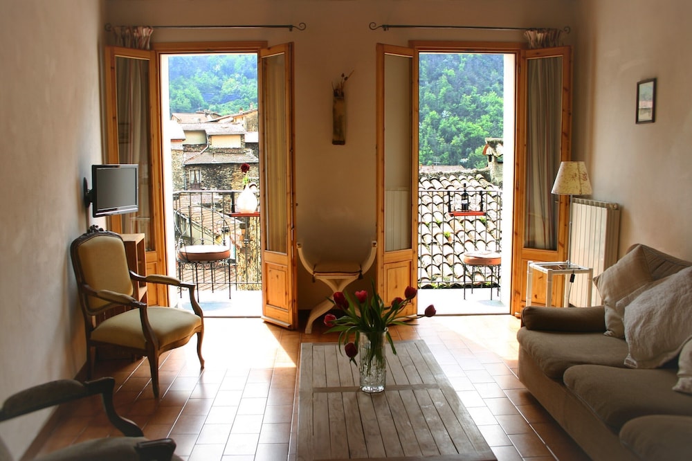 Characteristic Village House With Stunning Mountain Views s