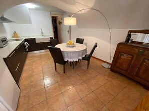 Dining - Historic House With Stunning Mountain Views in the heart of the village      (Pigna)