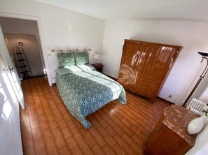 2 bedrooms, iron/ironing board, travel crib, free WiFi - Historic House With Stunning Mountain Views in the heart of the village      (Pigna)