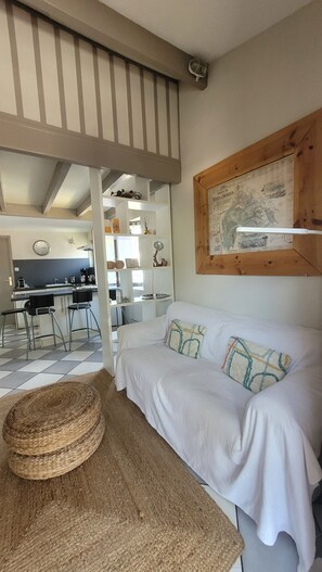Interior - duplex apartment 50m from the Arcachon Basin (Lège-Cap-Ferret)