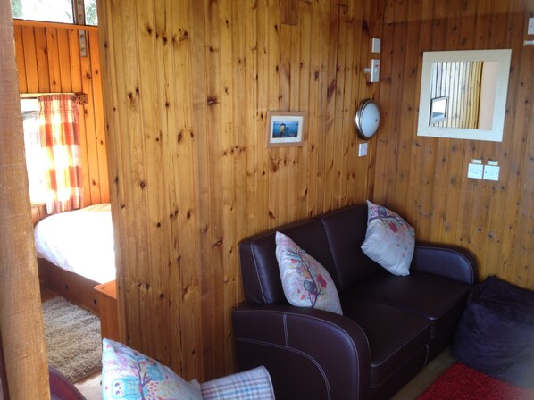 2 chambres, fer et planche à repasser, draps fournis