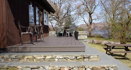 cabine confortable avec vue dégagée sur le Loch Awe.