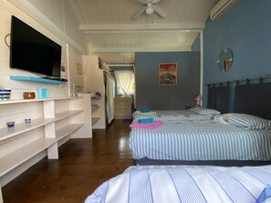 3 Schlafzimmer, Zimmersafe, Schreibtisch, Bügeleisen/Bügelbrett