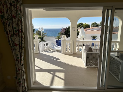 SUPERB FAMILY VILLA, OVERLOOKING THE SEA WITH PRIVATE HEATED (OPTIONAL) POOL