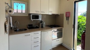 茶具/咖啡用具、冰箱、微  波炉、烤箱
