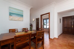 Dining - Villa With Private Heated Pool, Large Terrace & BBQ Area, Aircon, WIFI, TV Box (Playa Blanca)