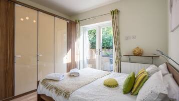 5 bedrooms, iron/ironing board, travel cot, free WiFi