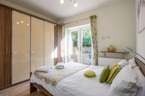 5 chambres, fer et planche à repasser, lit parapluie, Wi-Fi gratuit