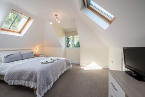 5 habitaciones, tabla de planchar con plancha y cuna de viaje