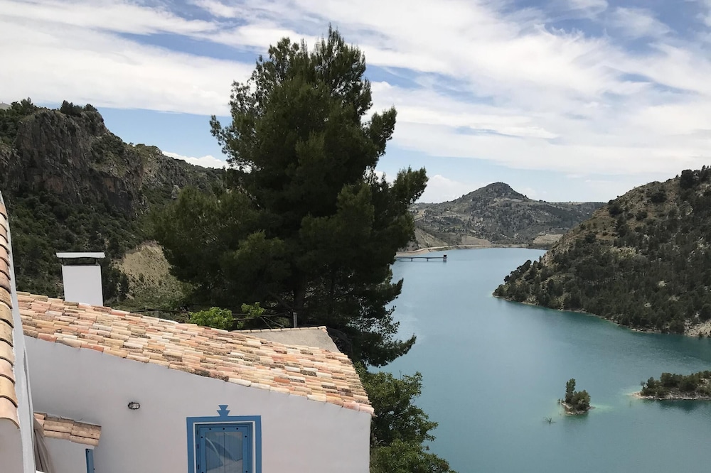 Stunning Lakeside House in the Sierra de Castril Natural Park