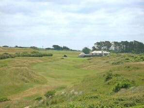 Golf - 4-Star Family Home in Rock: private garden, walk to beach & pet friendly (Wadebridge)