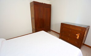 3 Schlafzimmer, Bügeleisen/Bügelbrett, Bettwäsche