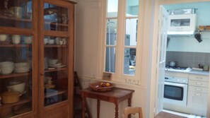 Frigorífic, microones, forn i placa de cuina