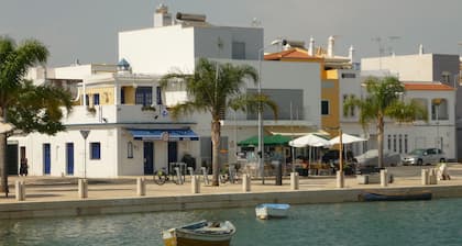 Oberste Etage, nicht übersehen, private Wohnung am Wasser mit herrlichem Meerblick