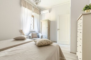 3 bedrooms, iron/ironing board, free WiFi, bed sheets - VILLA OLIVIA: a New Luxury Villa with Garden in Lucca with PARKING (Lucca)