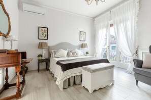 3 bedrooms, iron/ironing board, bed sheets - VILLA OLIVIA: a New Luxury Villa with Garden in Lucca with PARKING (Lucca)