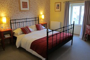 2 bedrooms, iron/ironing board, travel cot, free WiFi