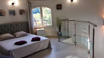 4 camere, ferro/asse da stiro, culla da viaggio, Wi-Fi gratuito