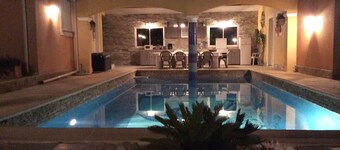 Stor villa, 250 m², panoramaudsigt, 20 min fra strandene.