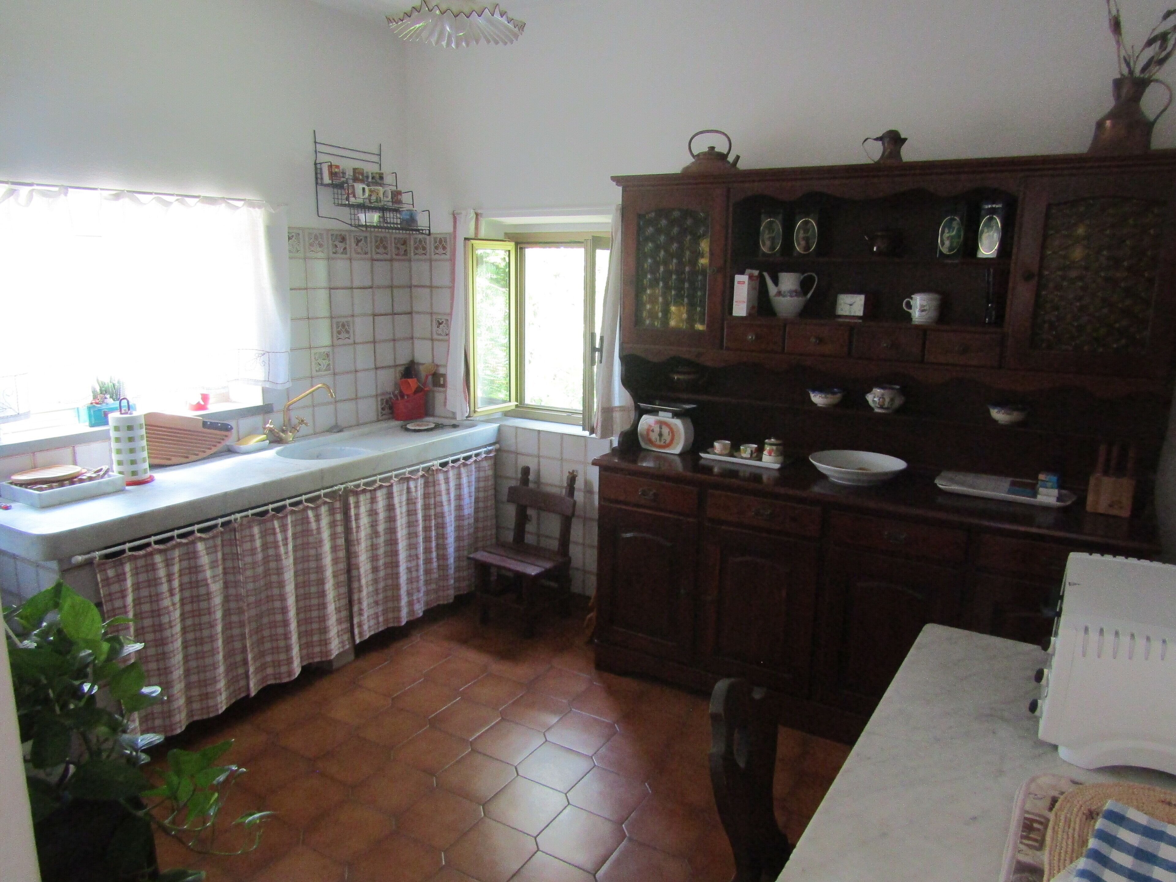 Detached villa just outside the walls of Fosdinovo