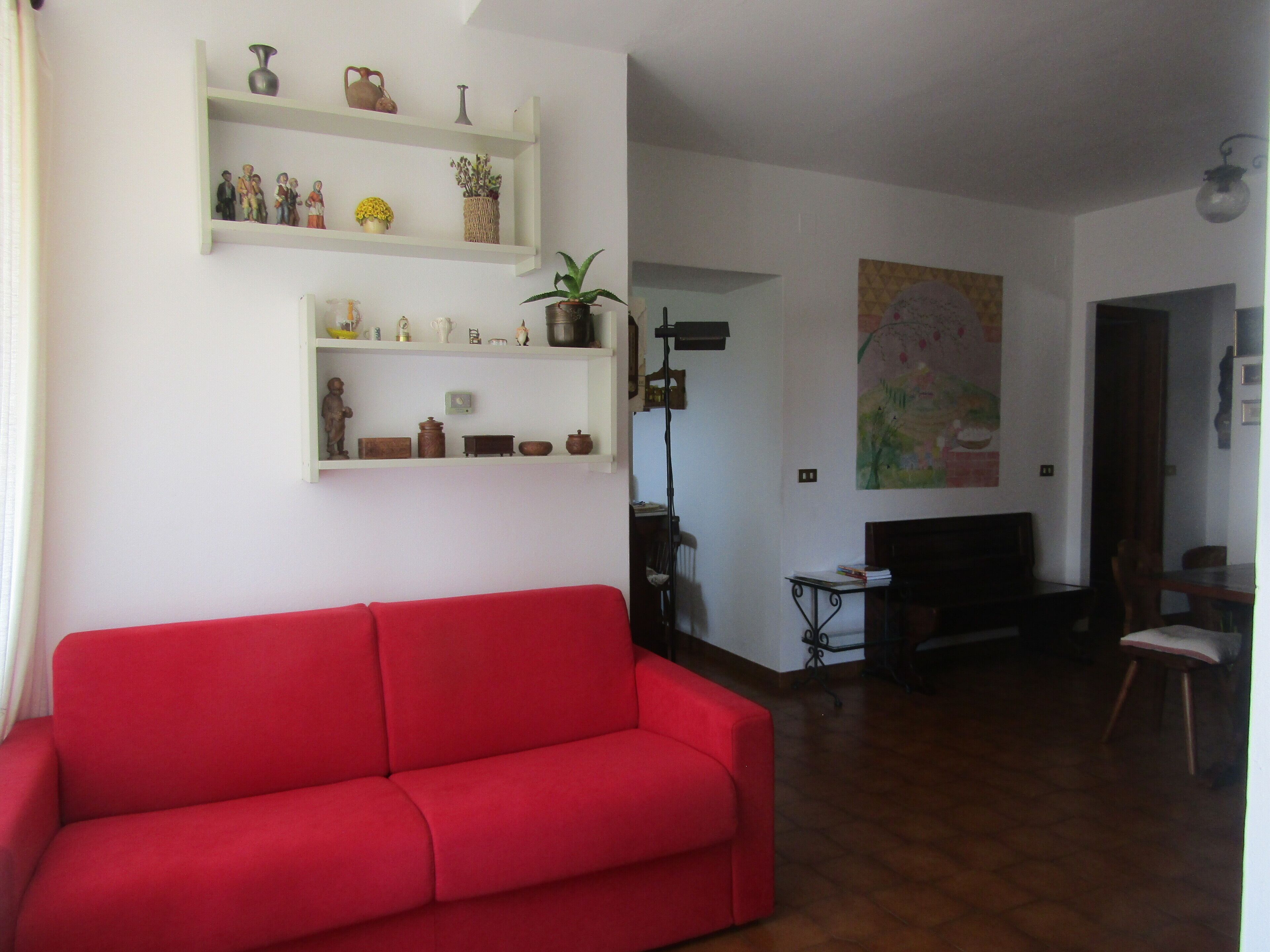 Detached villa just outside the walls of Fosdinovo