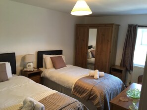 2 bedrooms, iron/ironing board, WiFi, bed sheets