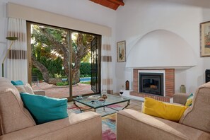 Interior - Beautiful secluded house with private pool and garden (Marbella)