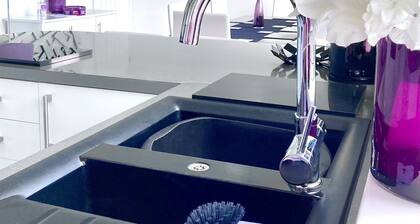 Canal Waterfront Lomakoti