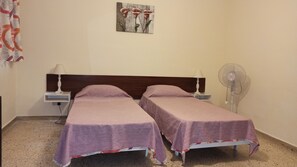 3 chambres, fer et planche à repasser, lit parapluie, Wi-Fi gratuit