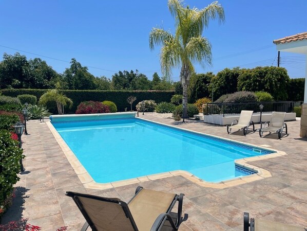 Piscine extérieure, piscine chauffée