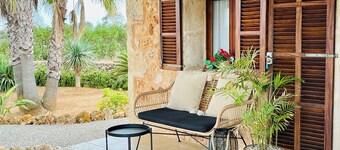 BEAUTIFUL VILLA WITH PRIVATE POOL JUST 20 MINUTES FROM "ES TRENC" BEACH