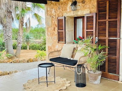 BEAUTIFUL VILLA WITH PRIVATE POOL JUST 20 MINUTES FROM "ES TRENC" BEACH