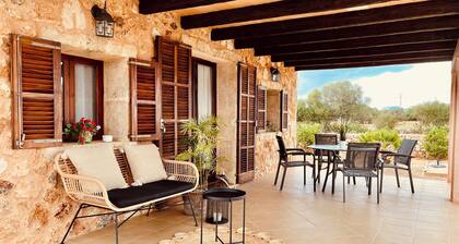 WUNDERSCHÖNE VILLA MIT PRIVATEN POOL NUR 20Min VON DER "ES TRENC" STRAND ENTFERN