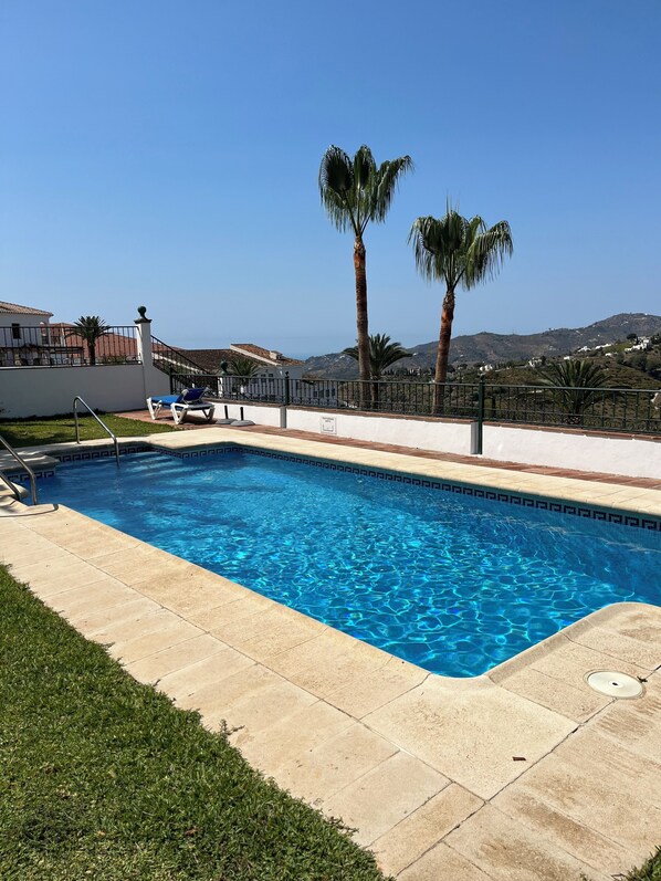 Pool - 2 bed ground floor apartment on the Esmeralda complex close to bars, restaurants (Castillo Caleta de Fuste)
