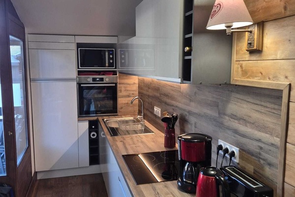 New kitchen:Big fridge-freezer, fan oven, halogen hob, micowave, many appliances