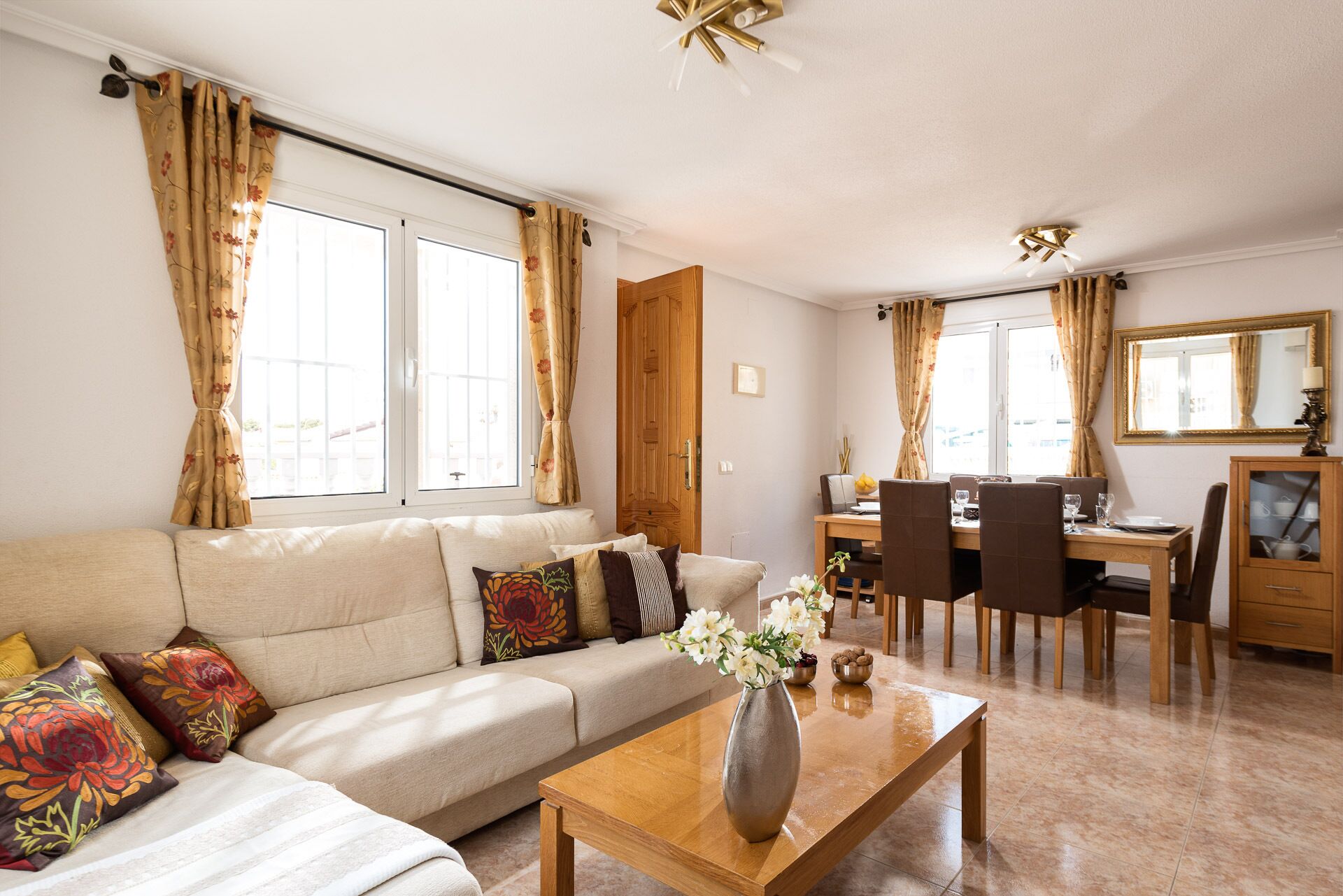 Villa independiente con piscina privada