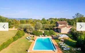 A heated pool - Villa with garden and heated pool with jacuzzi (Capannori, Lucca)