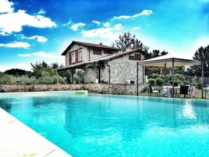 A heated pool - Villa with garden and heated pool with jacuzzi (Capannori, Lucca)