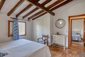 2 chambres, fer et planche Ă repasser, Wi-Fi, draps fournis
