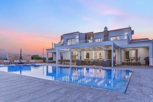 Goldeneye Luxury 6 Bedroom Villa With Infinity Pool sea view
