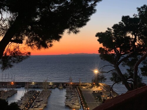 Appartement GEMMA, vue magnifique sur la mer et la pinède 