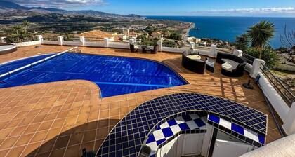 StunningVilla with seaviews, private heated pool