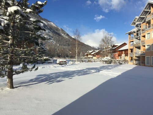 Bel appartement SUD/OUEST dans résidence avec terrasse en rez de jardin