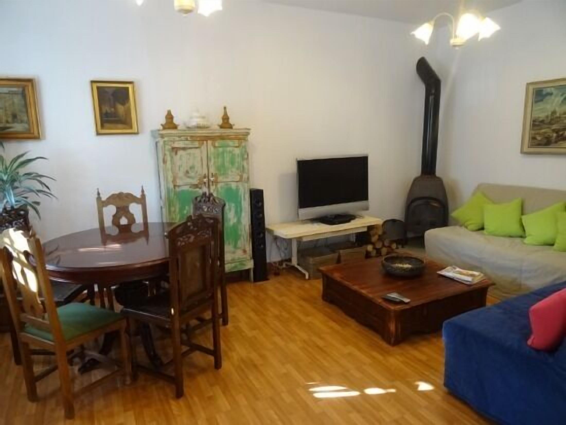 Self catering El Cortijo de Puentenuevo for 13 people