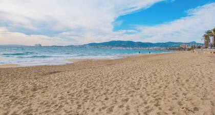 Old Town (La Calatrava) Next to sea, quiet area, luminous.Wifi+Base Ipod/Iphone
